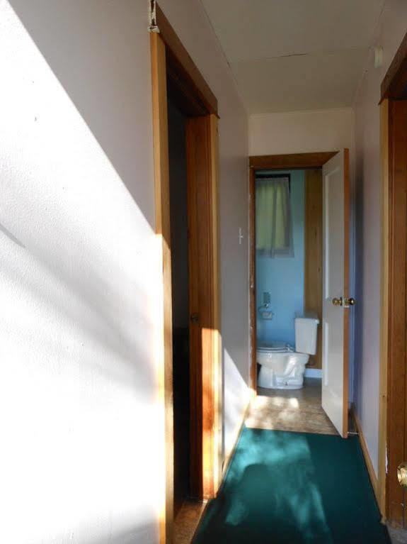Katahdin Cabins Hotel Millinocket Exterior foto