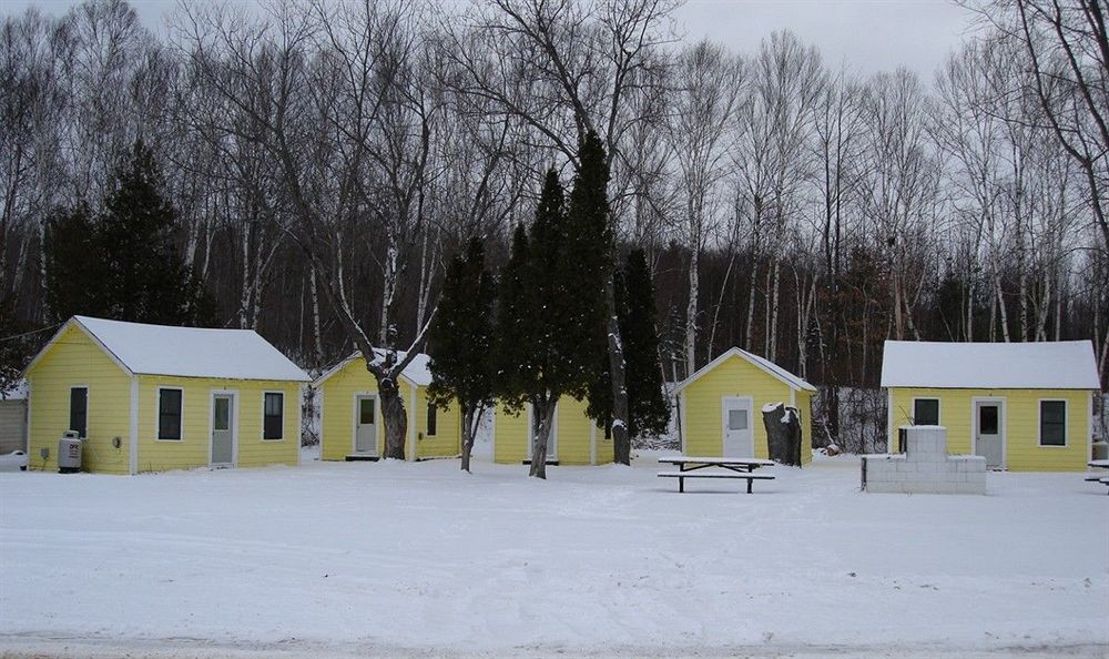 Katahdin Cabins Hotel Millinocket Exterior foto